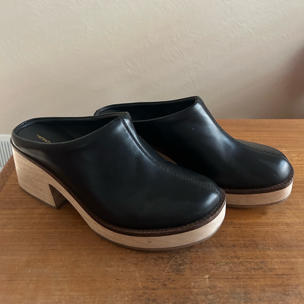 Intentionally Blank black leather clogs